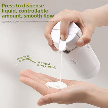 Plastic dispensing bottle